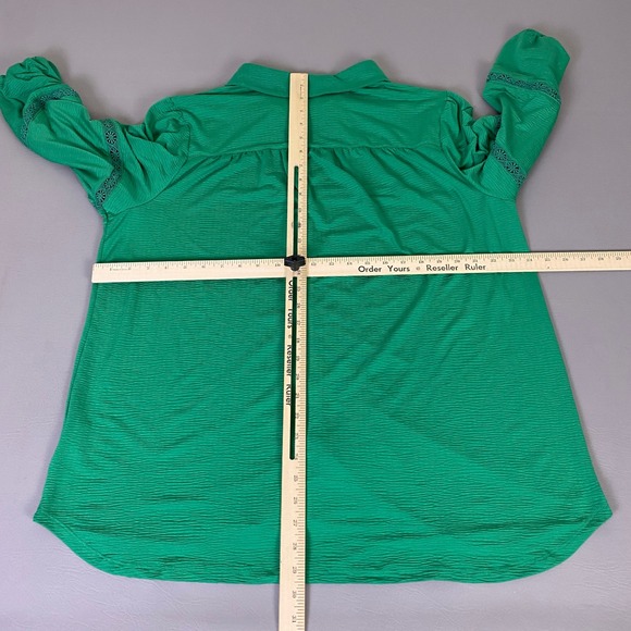 Como Blu Blouse Top Womens 1X Green Textured Button Front 3/4 Sleeve Lace Detail - Picture 6 of 9